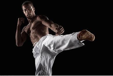 手绘风解谜视觉小说游戏《窗台上的蝴蝶》现已正式发售